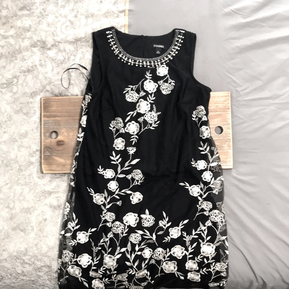 Rob Ali Black with white Roses dress good for any occasion worn once size 10